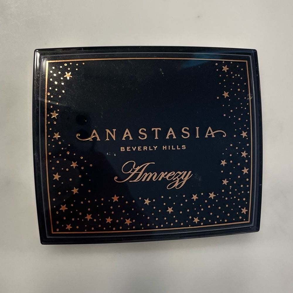 Anastasia Amrezy Highlighter